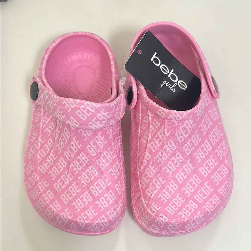 Bebe Sz Large 9/10 Signature Pink Crocs • NWT!